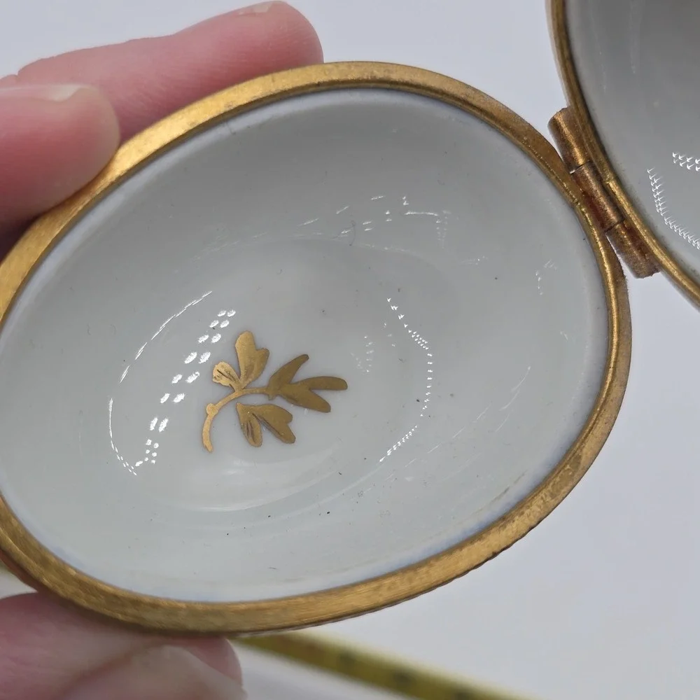 Vtg limoges trinket box La‎ main egg shaped Blue Floral Music Paris Style